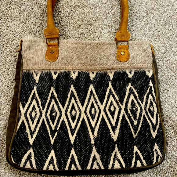Handbags - Ski town purchase, winter bag, never used